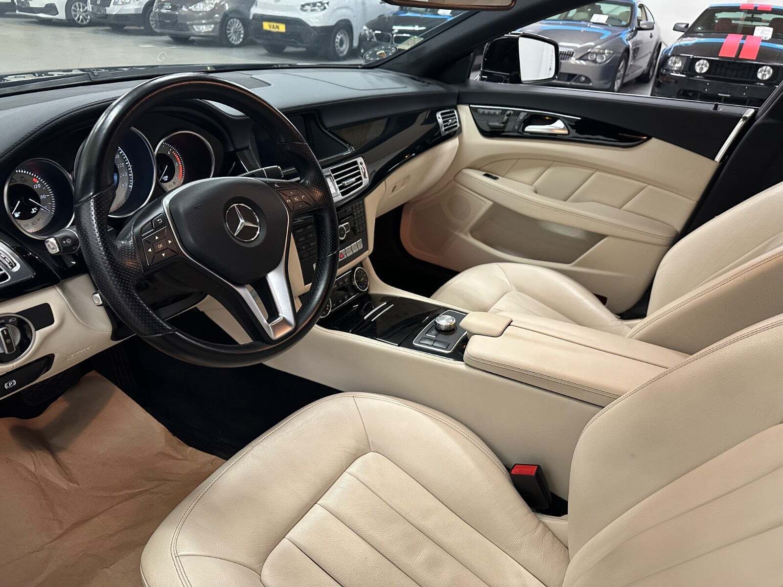 Sort Mercedes CLS350 fra 2013