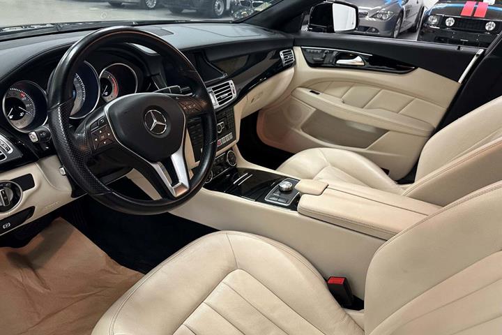 Sort Mercedes CLS350 fra 2013