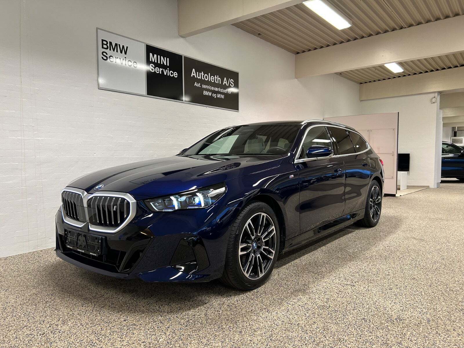 BMW i5 eDrive40 Touring Fully Charged M-Sport