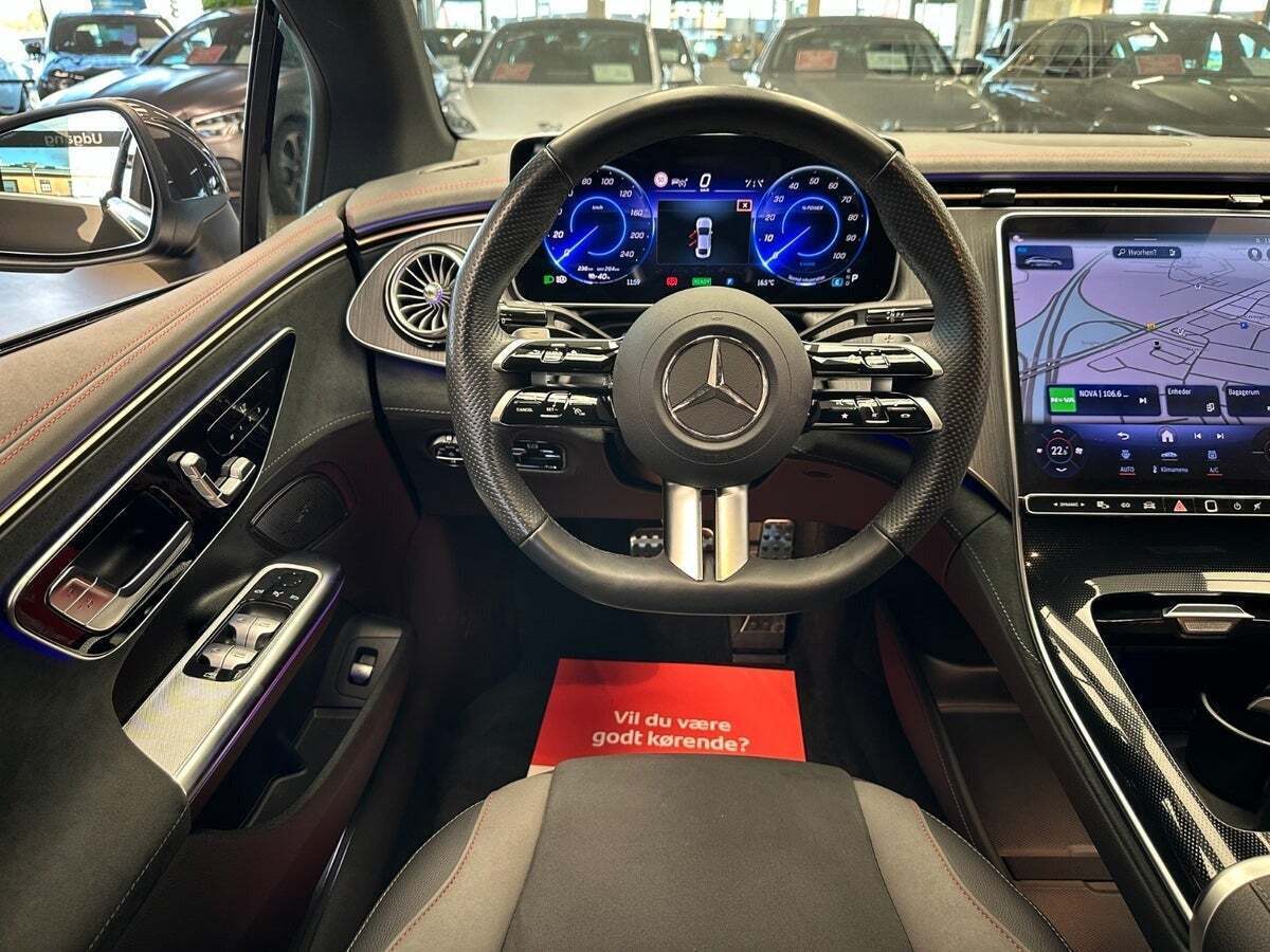 Grå Mercedes EQE350 fra 2024