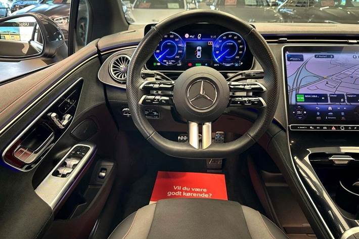 Grå Mercedes EQE350 fra 2024