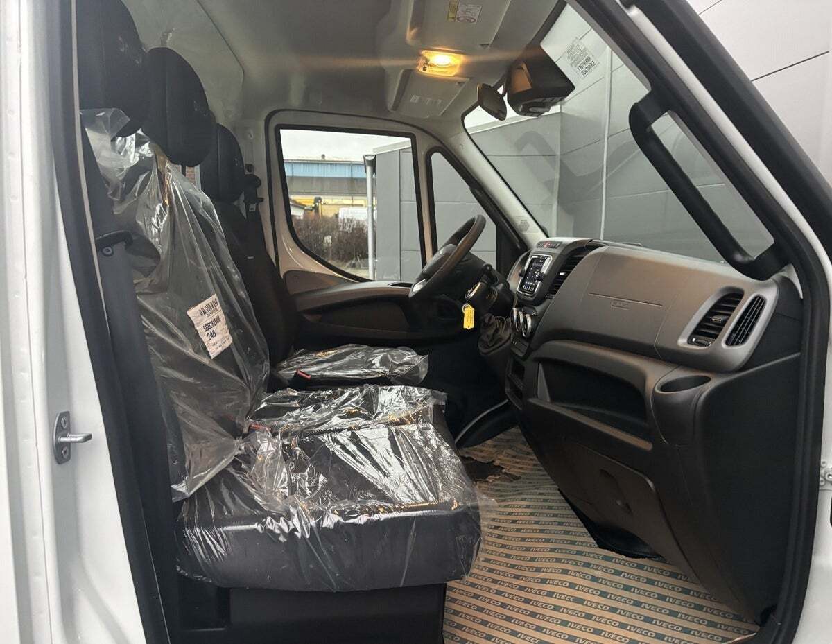 Hvid Iveco Daily fra 2024