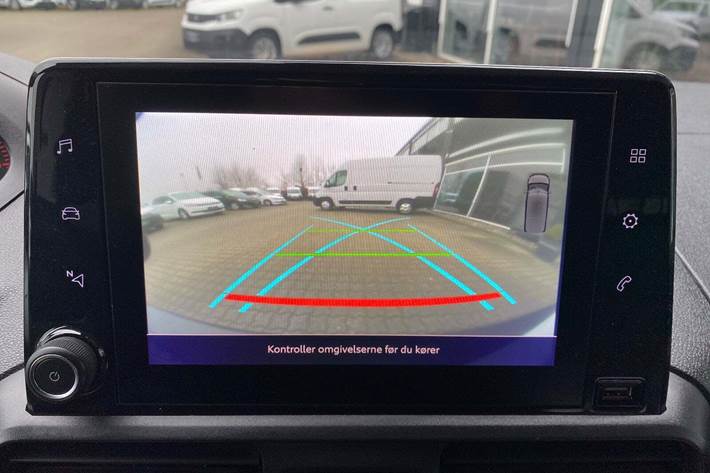 Hvid Peugeot Partner fra 2020