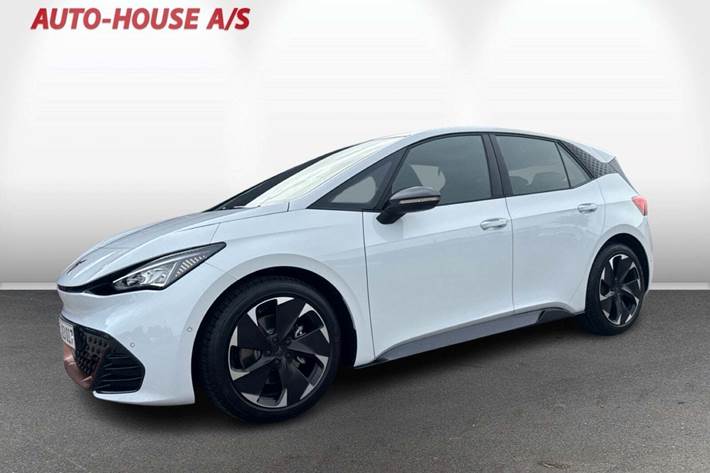 Hvid Cupra Born fra 2025 set udefra