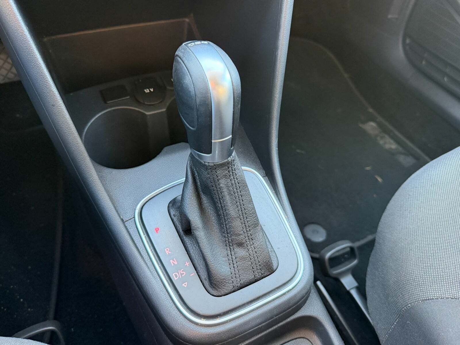 Brun VW Polo fra 2015
