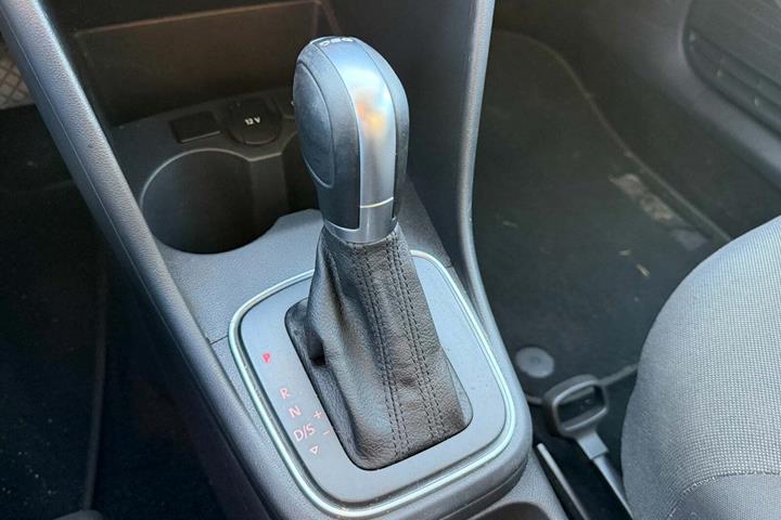 Brun VW Polo fra 2015