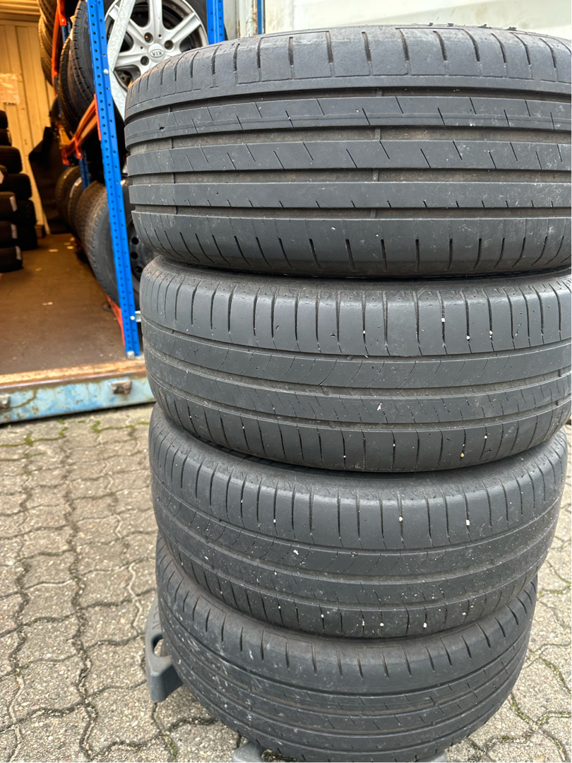 Grå Skoda Octavia fra 2016