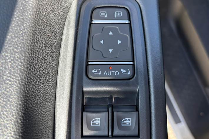 Sort Renault Trafic fra 2025