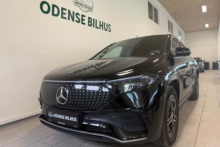Sort Mercedes EQA250+ fra 2024 set udefra