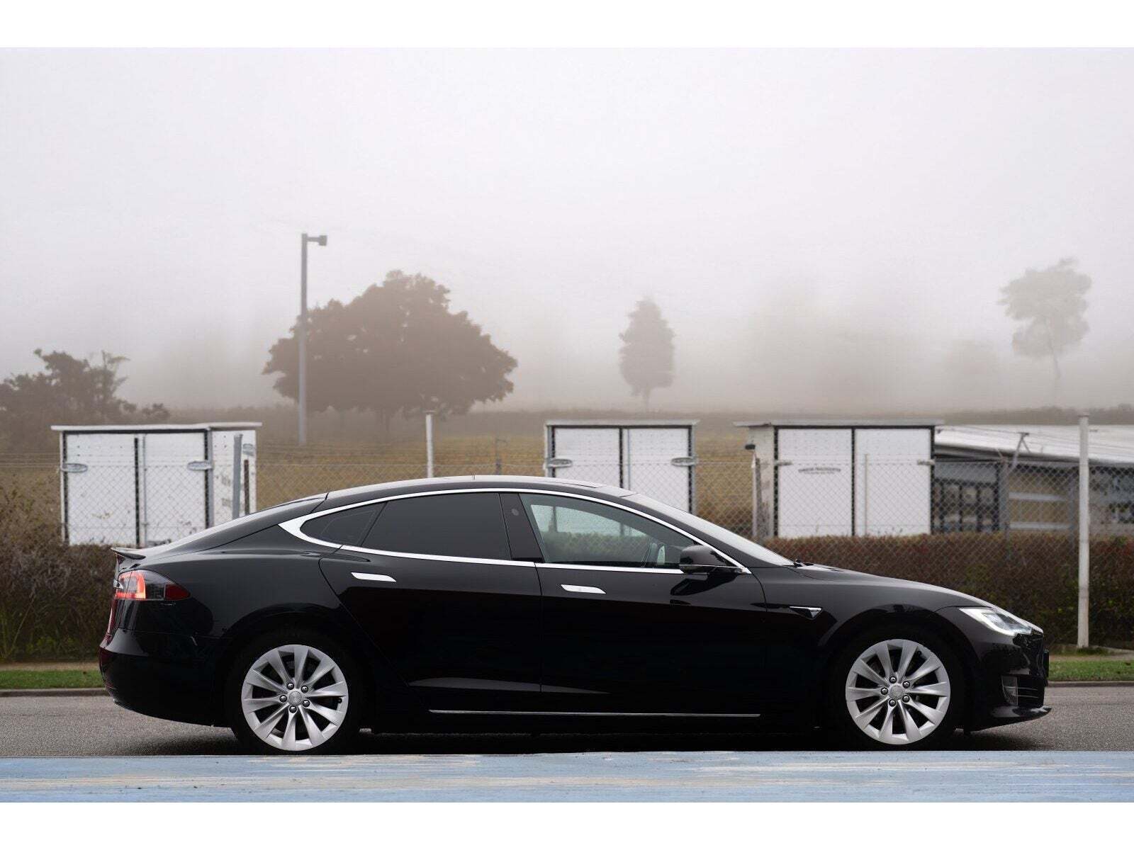 Tesla Model S 75