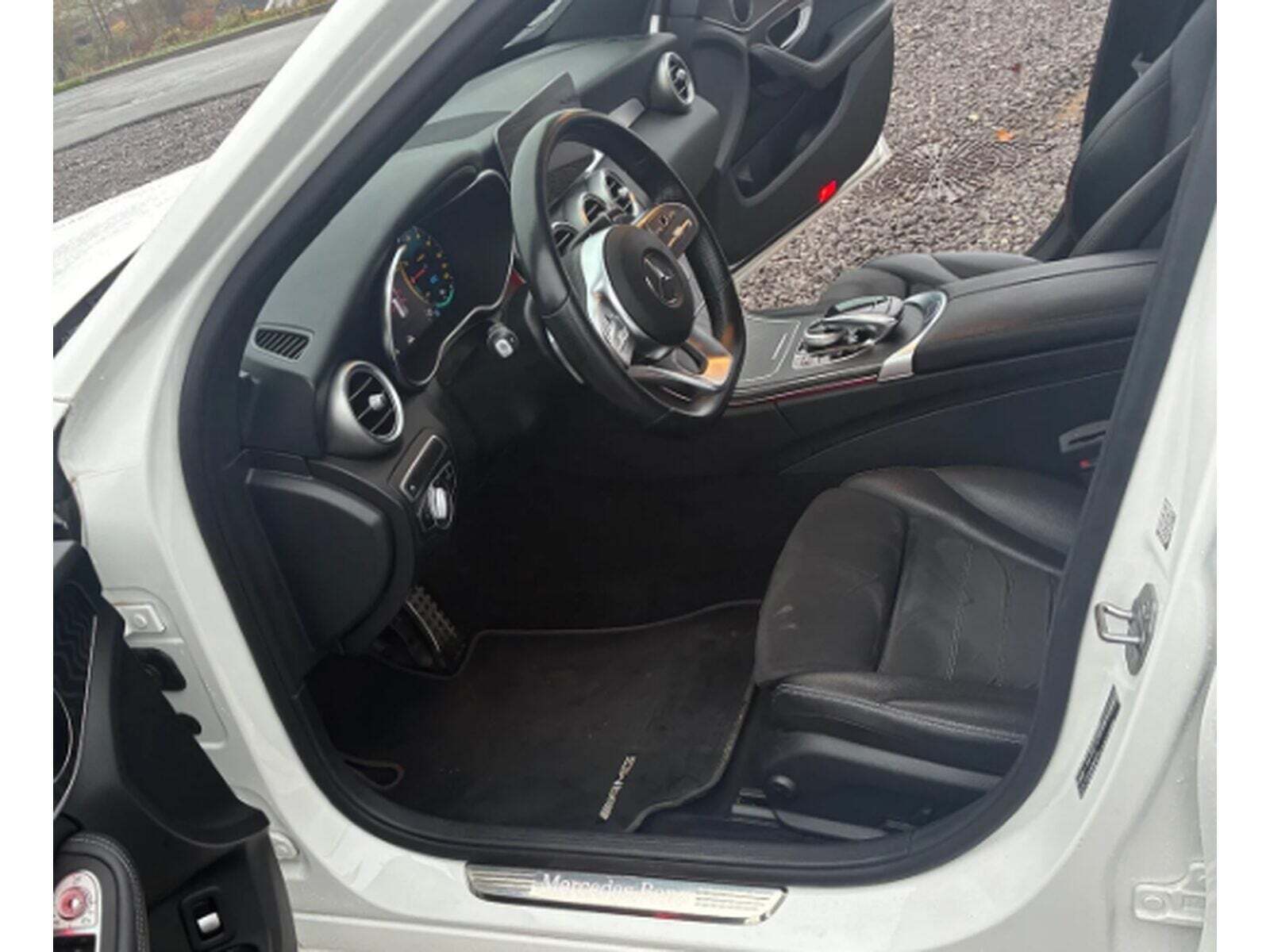 Mercedes C300 de 2,0 AMG Line stc. aut.