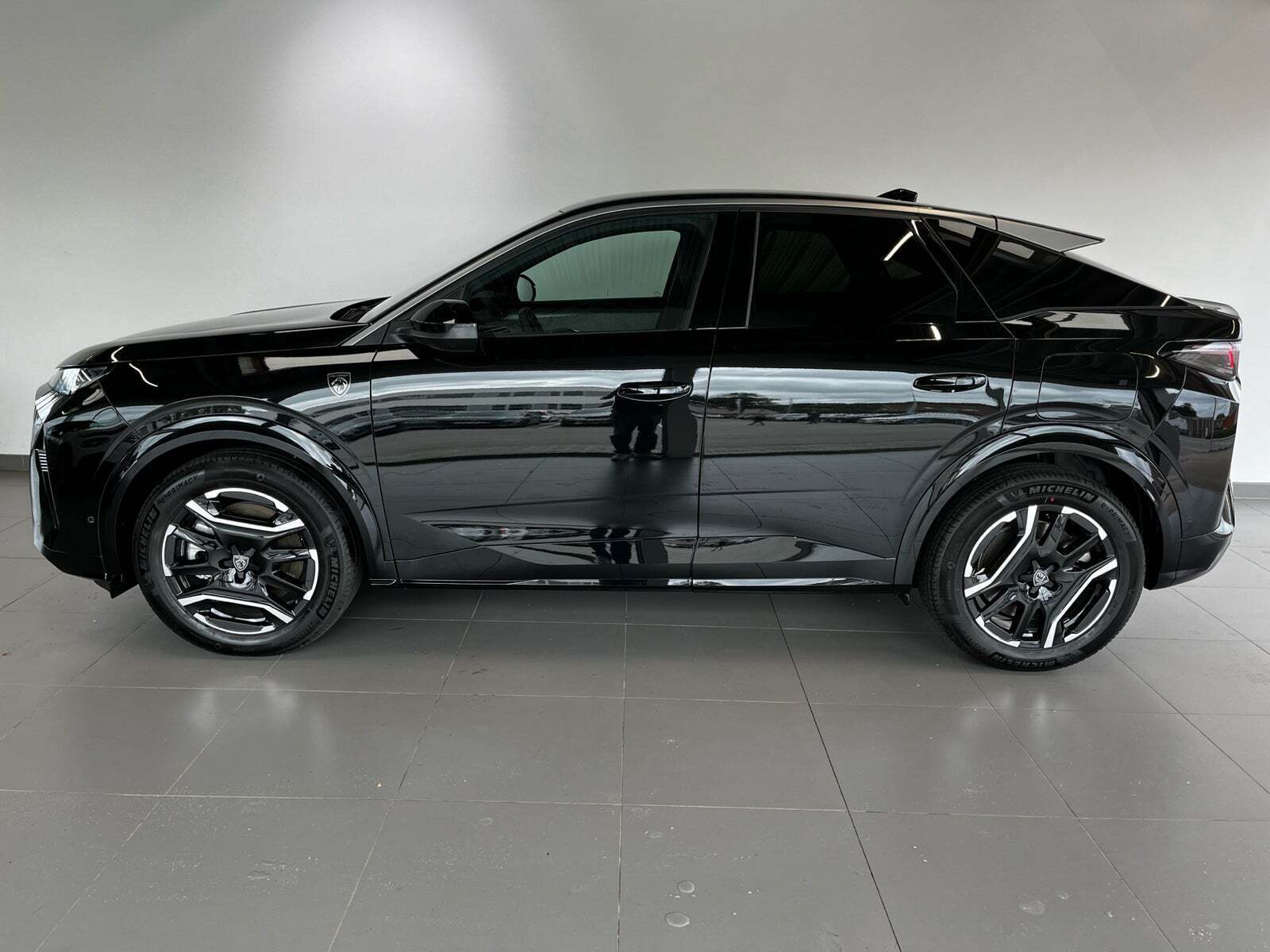 Peugeot e-3008 77 GT Pack