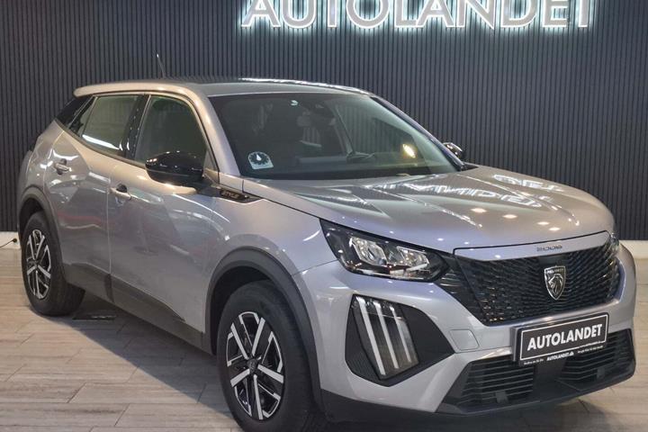 Sølv Peugeot e-2008 fra 2025 set udefra