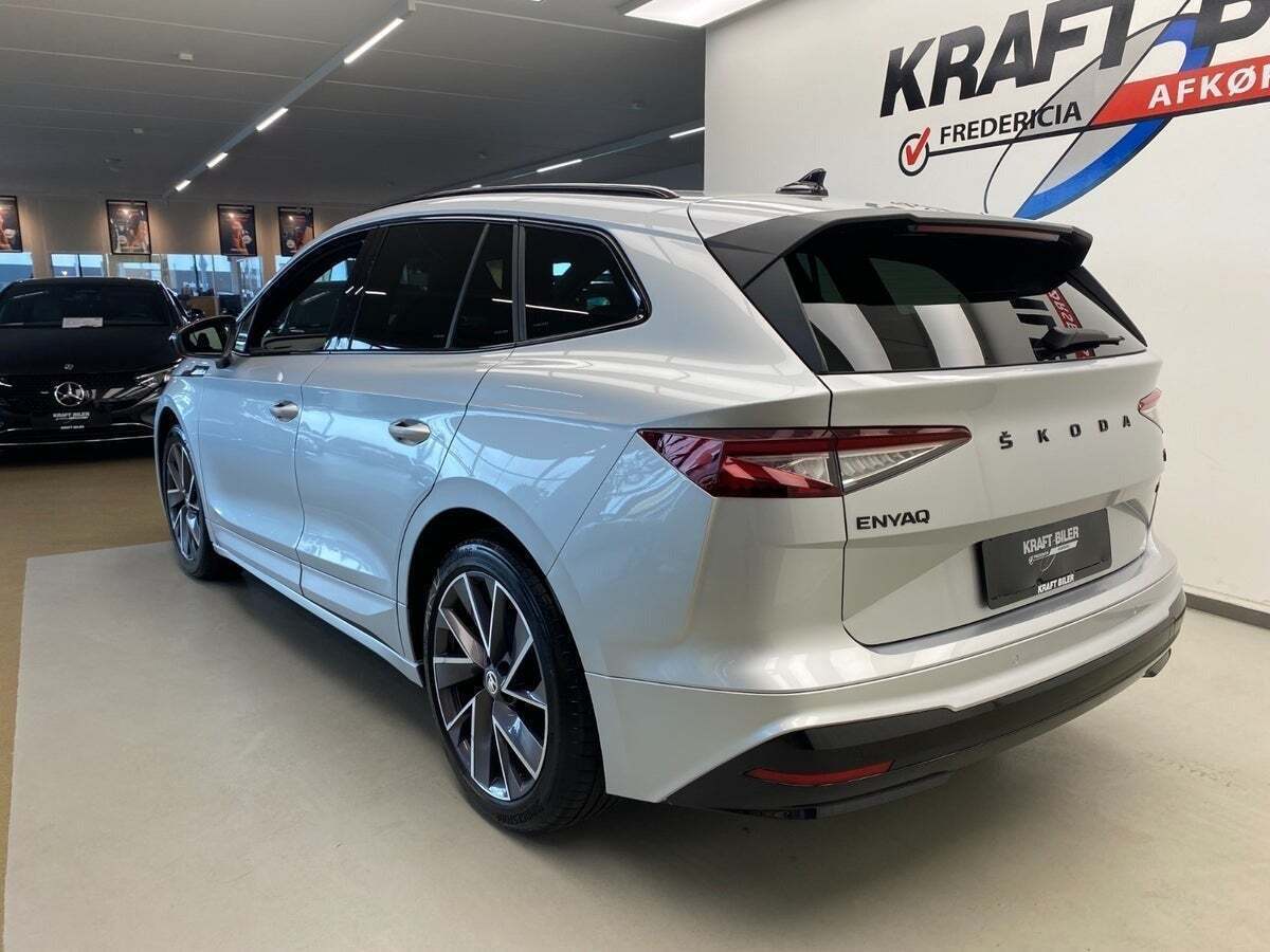 Sølv Skoda Enyaq fra 2023