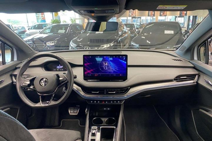 Sølv Skoda Enyaq fra 2023