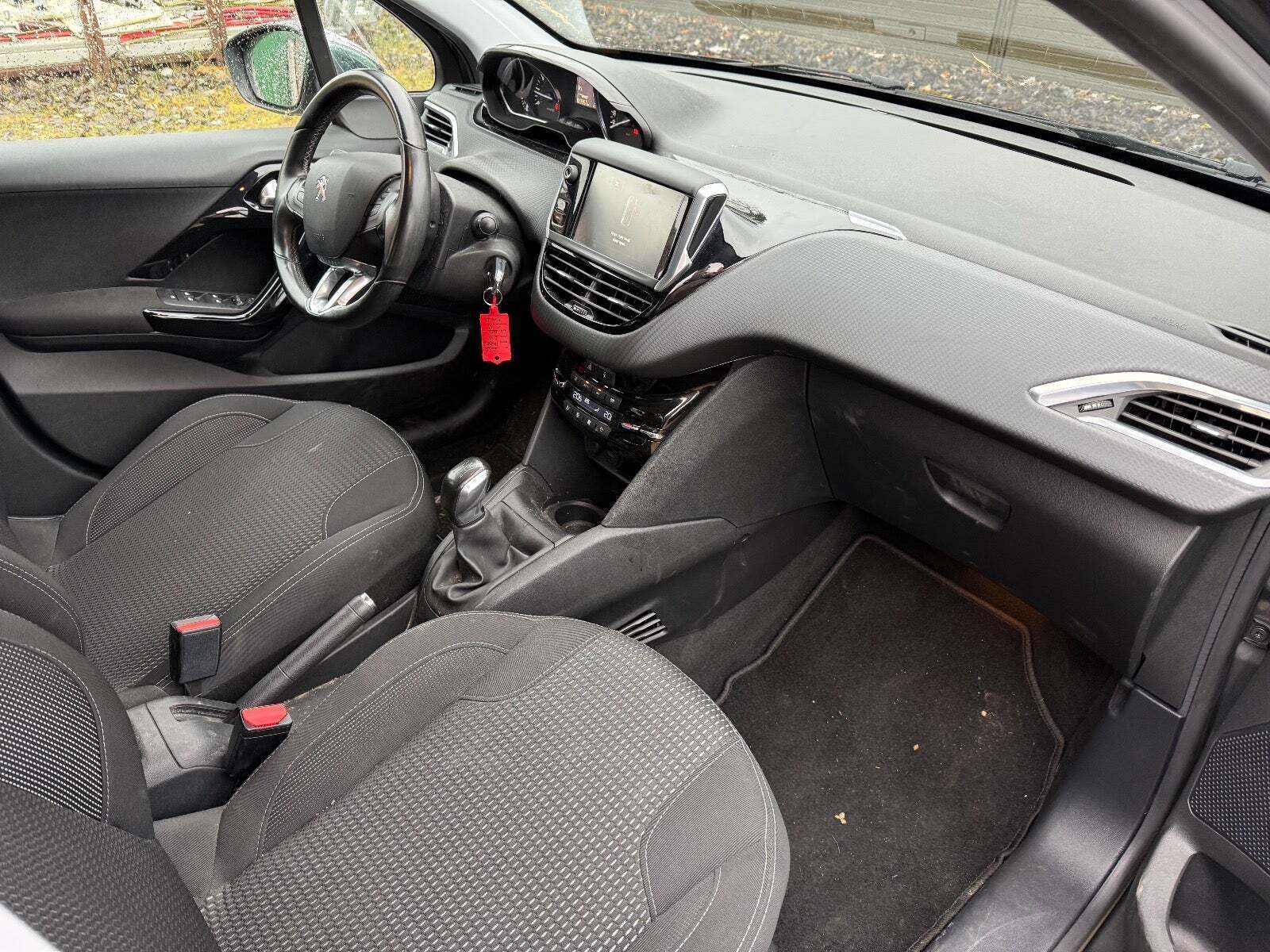 undefined Peugeot 208 fra 2016