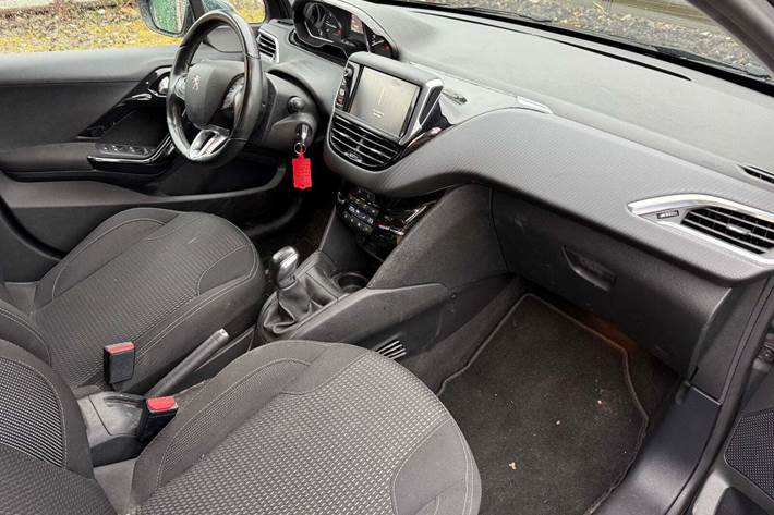 undefined Peugeot 208 fra 2016