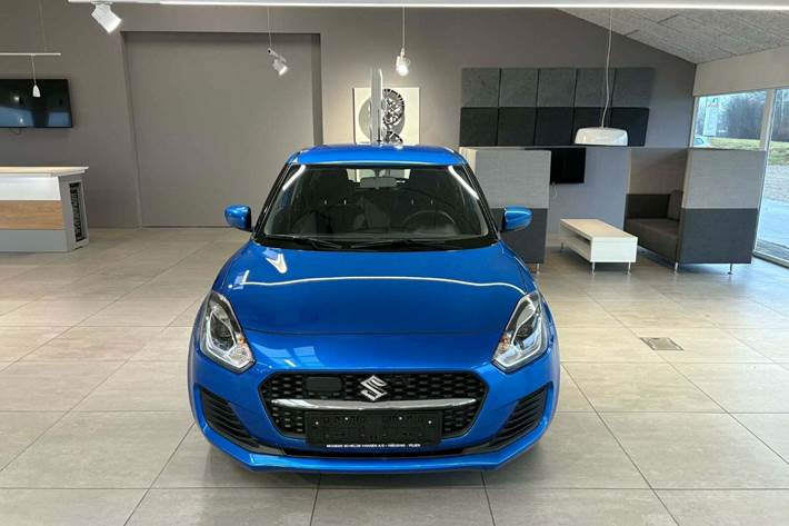 Blå Suzuki Swift fra 2020