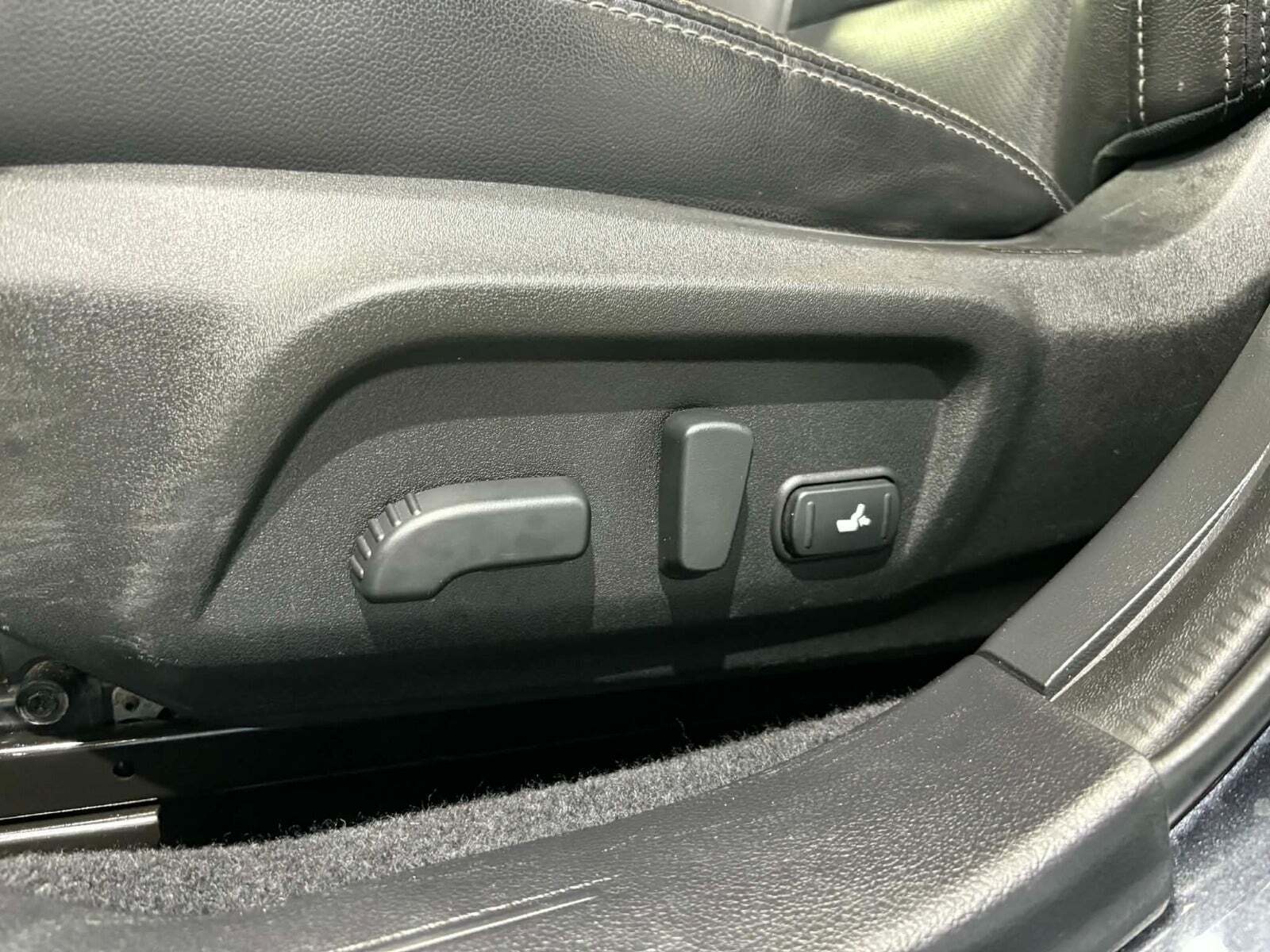 Grå Subaru Outback fra 2017