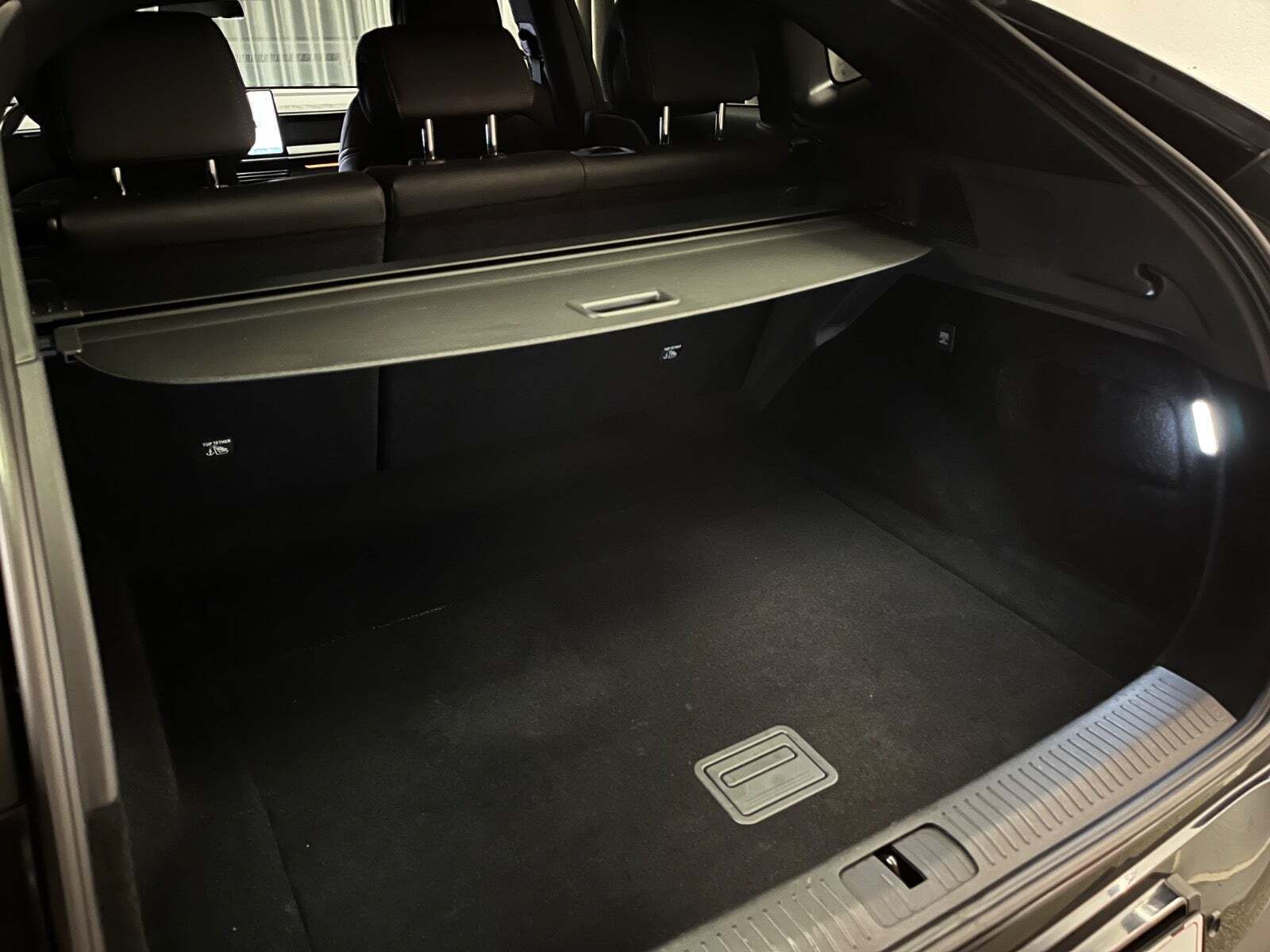 Sort Xpeng G6 fra 2024