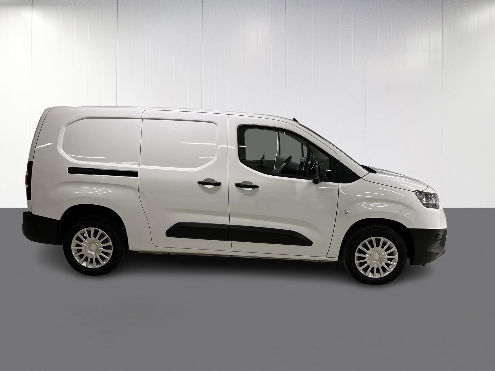 Hvid Toyota ProAce City fra 2023