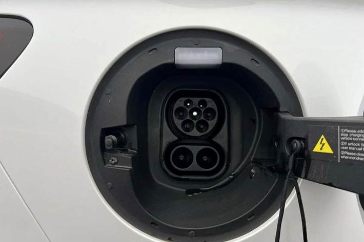 Hvid BYD Seal U fra 2024