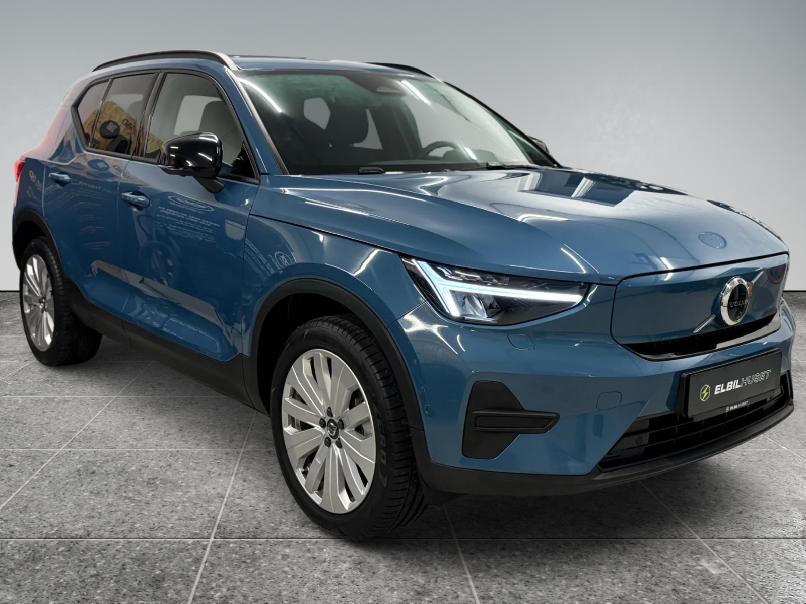 Volvo EX40 Extended Range Core