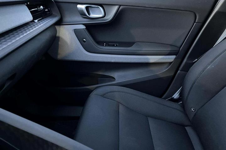 Sort Polestar 2 fra 2023