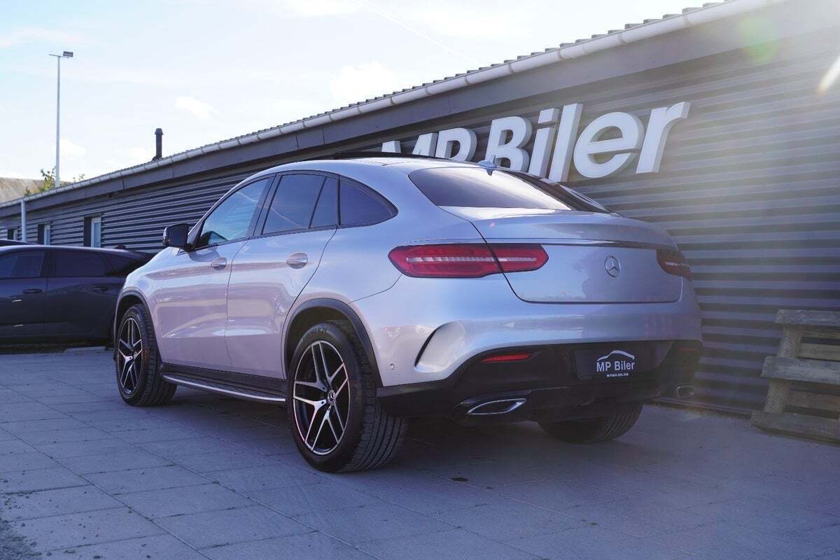 Sølv Mercedes GLE350 d fra 2018