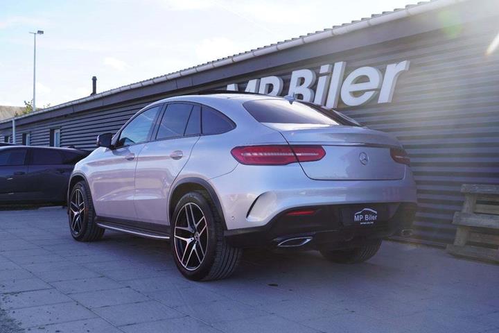 Sølv Mercedes GLE350 d fra 2018