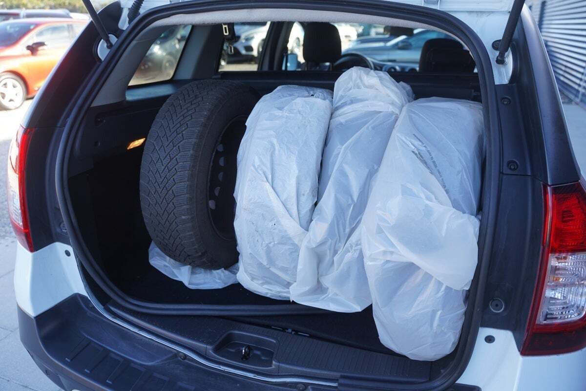 Hvid Dacia Logan Stepway fra 2017