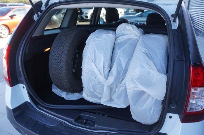 Hvid Dacia Logan Stepway fra 2018 set udefra