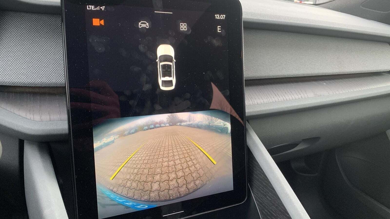 Grå Polestar 2 fra 2023