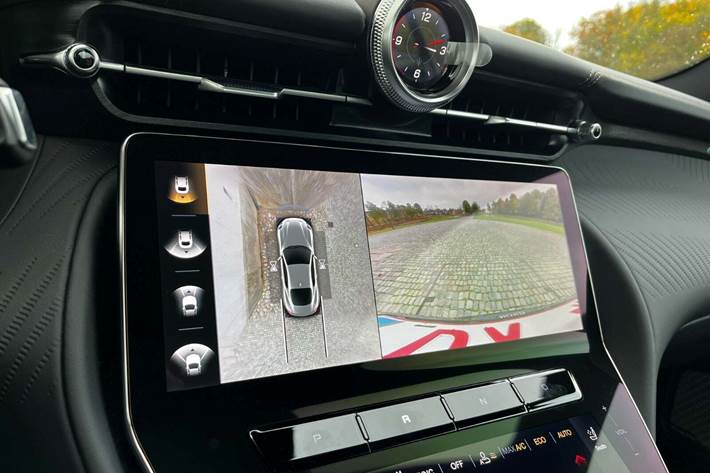 Sort Maserati Granturismo fra 2024