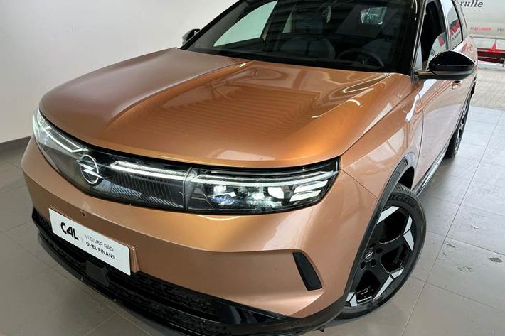 Kobber Opel Grandland-e fra 2025 set udefra