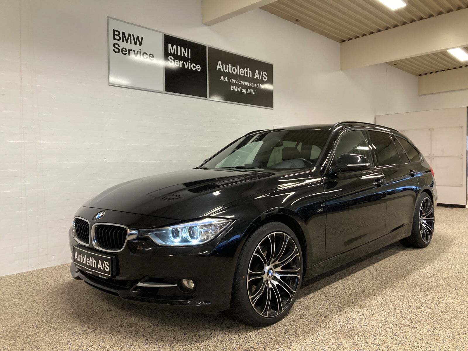BMW 330d 3,0 Touring Sport Line aut.