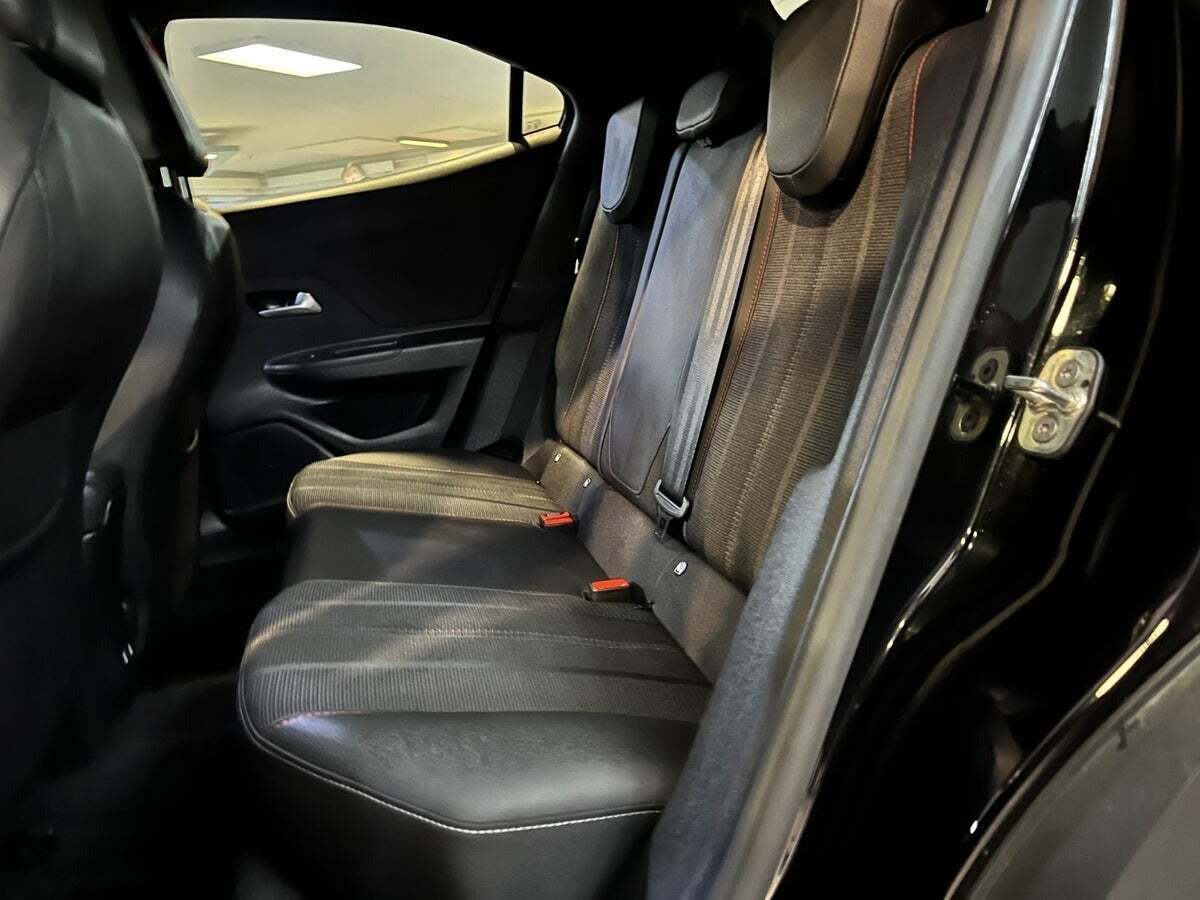 Sort Opel Mokka-e fra 2023