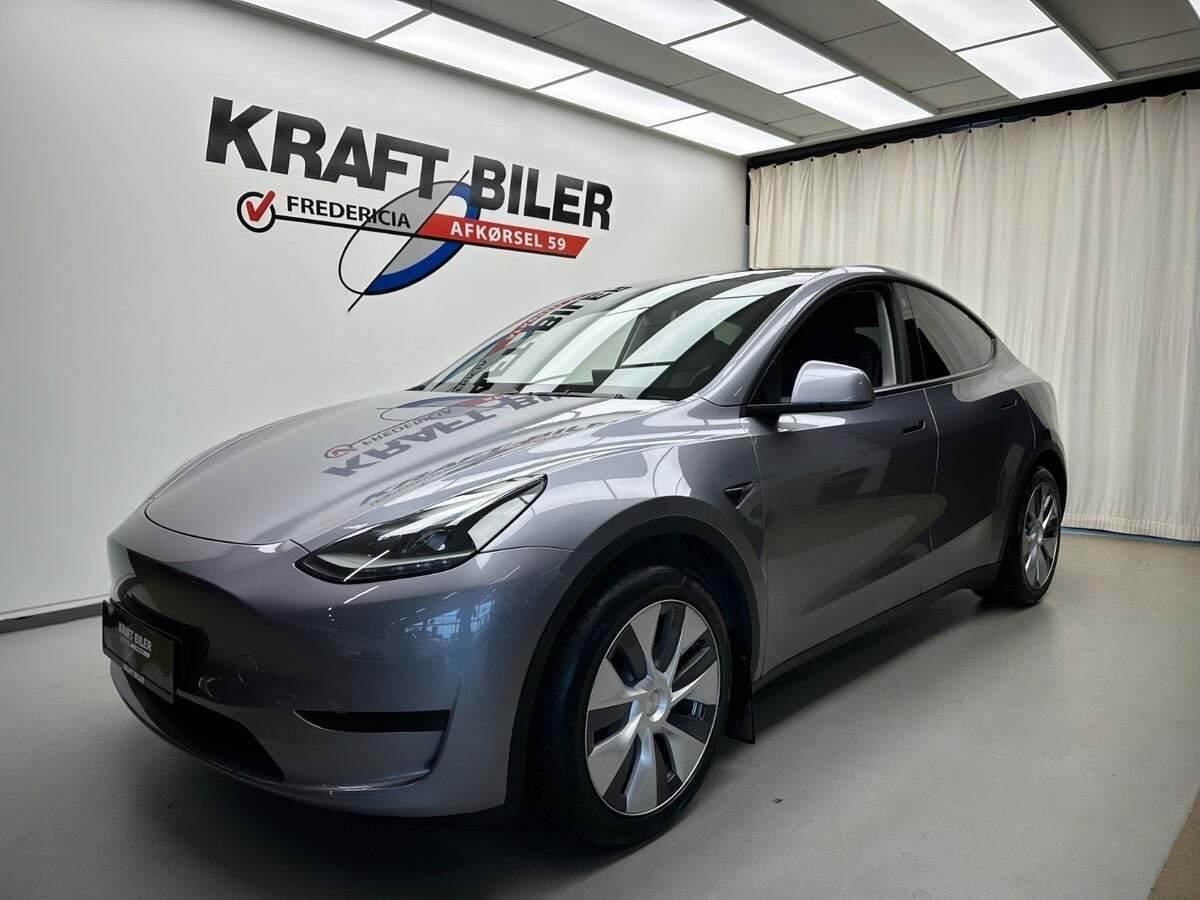 Tesla Model Y RWD