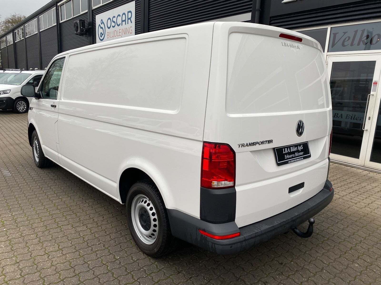 VW Transporter 2,0 TDi 110 Kassevogn lang