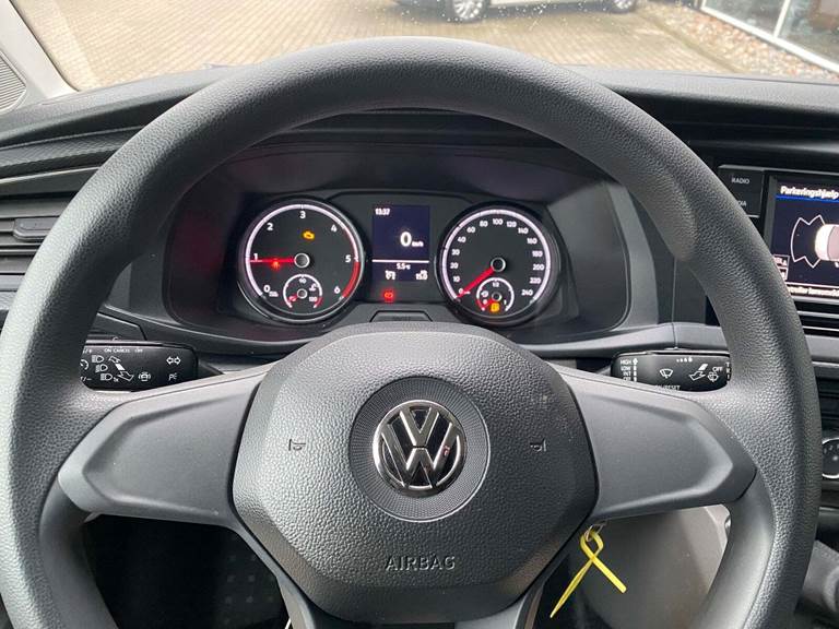 VW Transporter 2,0 TDi 110 Kassevogn lang