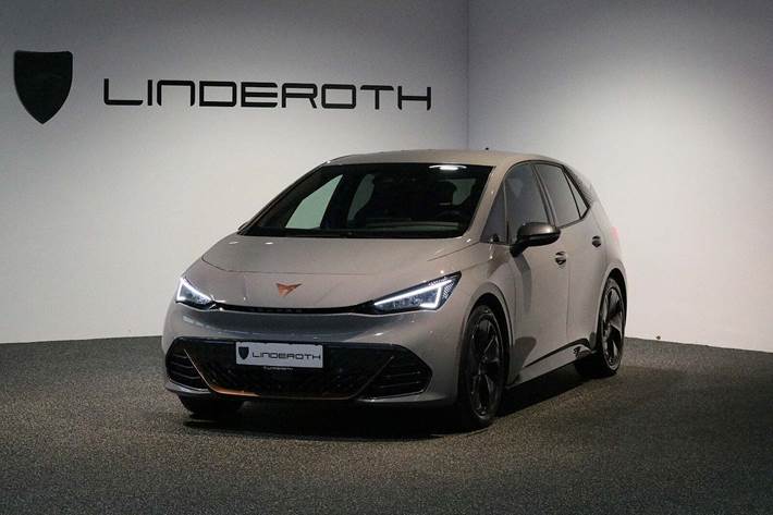 Grå Cupra Born fra 2022 set udefra