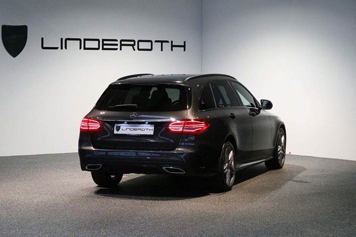 Grå Mercedes C300 de fra 2019