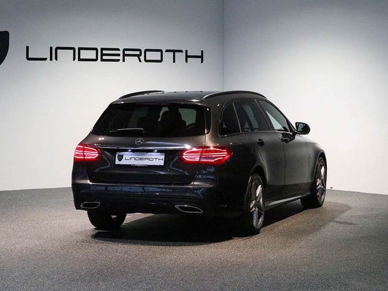 Mercedes C300 de 2,0 AMG Line stc. aut.