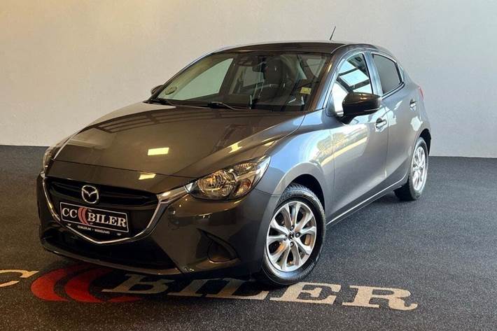 Grå Mazda 2 fra 2019 set udefra