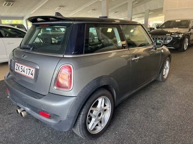 Grå Mini Cooper S fra 2008