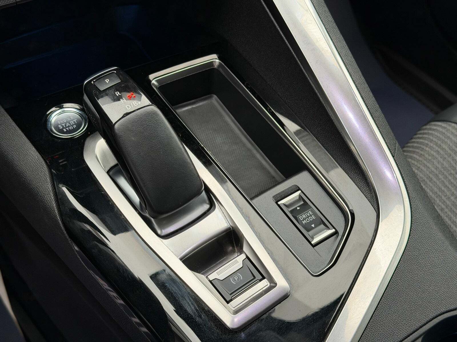 Sort Peugeot 3008 fra 2020