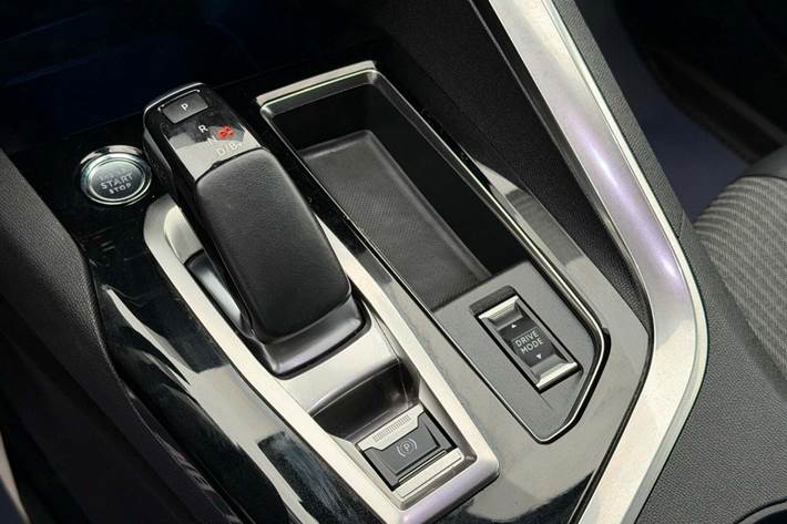 Sort Peugeot 3008 fra 2020