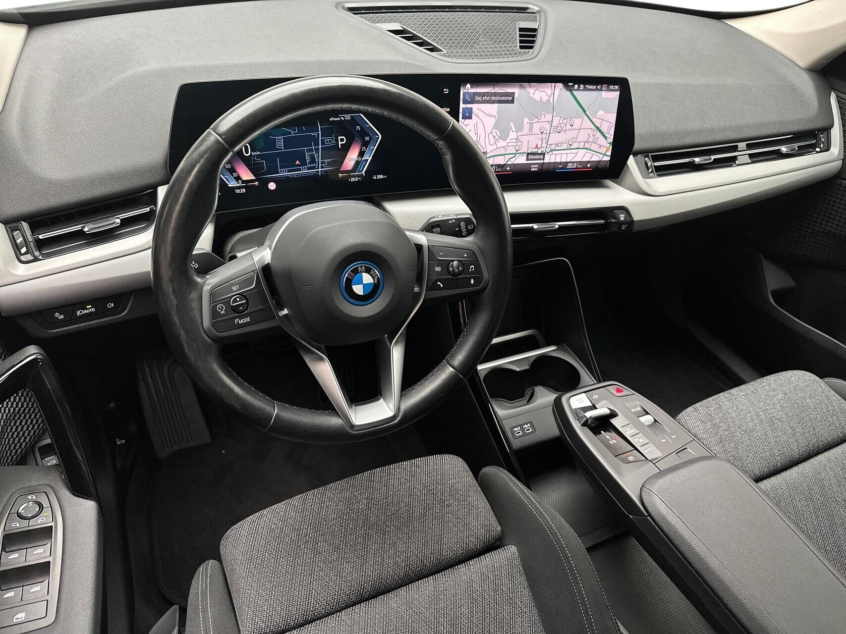 Hvid BMW iX1 fra 2023