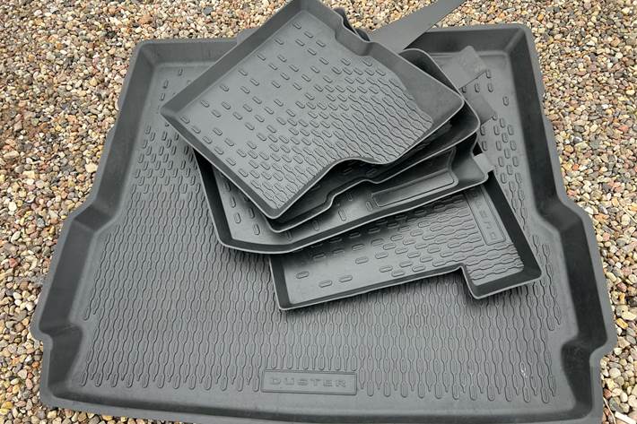 Sølv Dacia Duster fra 2022