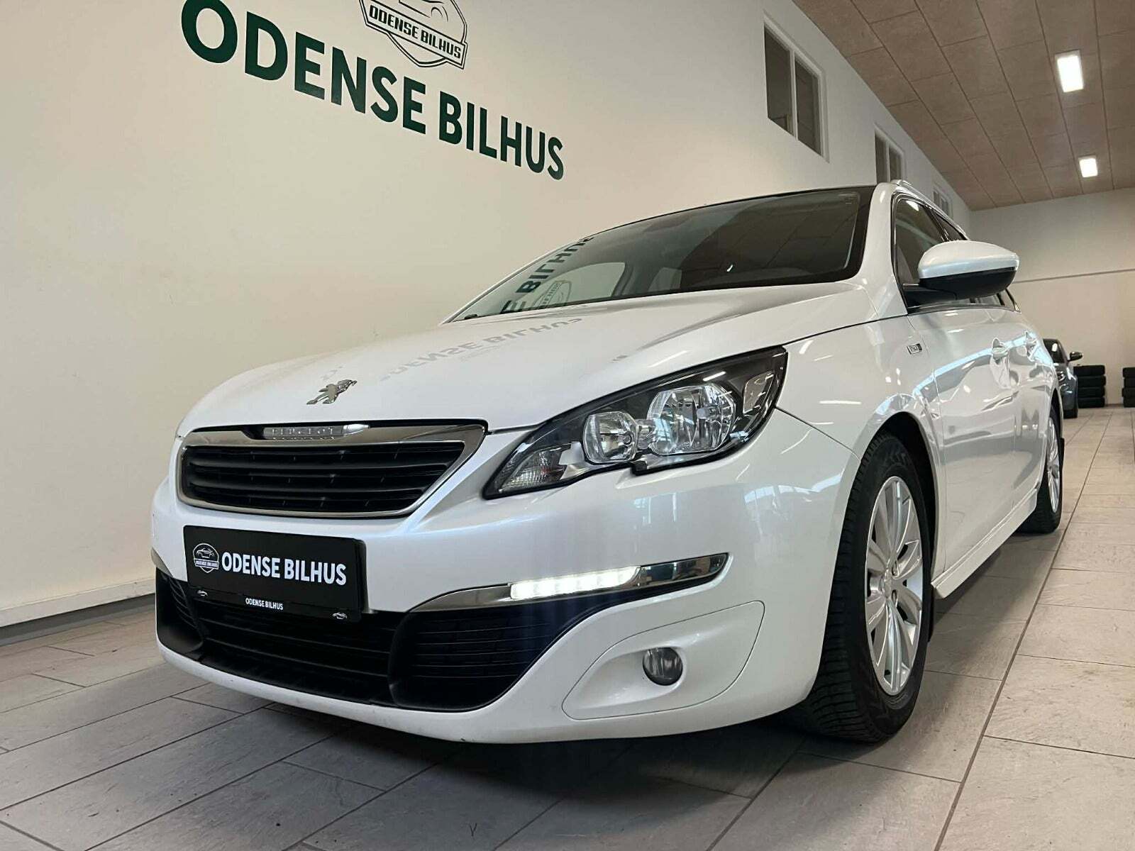 Peugeot 308 1,6 BlueHDi 120 Allure Sky SW